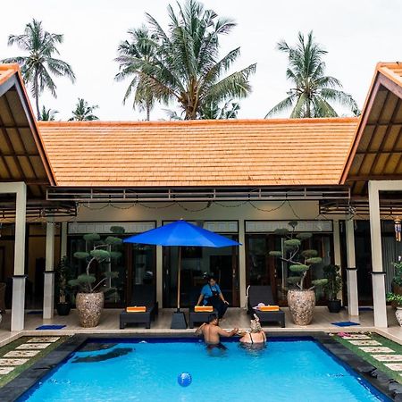 Mias Jungle House Hotel Lovina Exterior foto