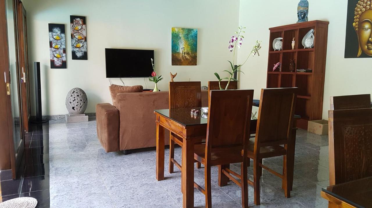 Mias Jungle House Hotel Lovina Exterior foto