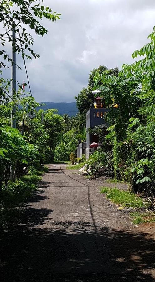 Mias Jungle House Hotel Lovina Exterior foto