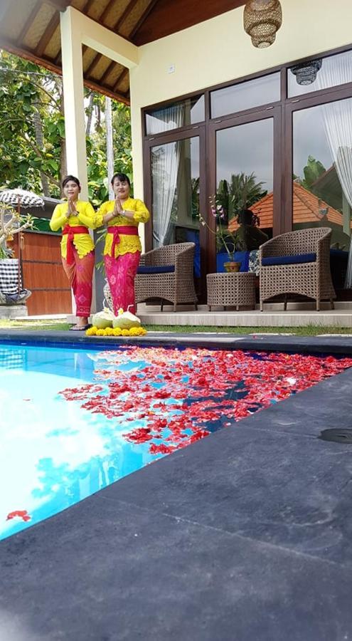 Mias Jungle House Hotel Lovina Exterior foto