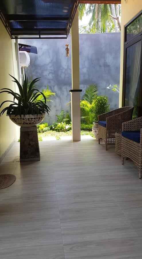 Mias Jungle House Hotel Lovina Exterior foto