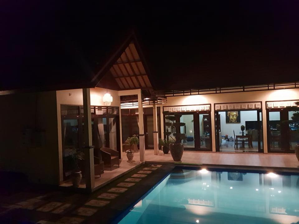 Mias Jungle House Hotel Lovina Exterior foto