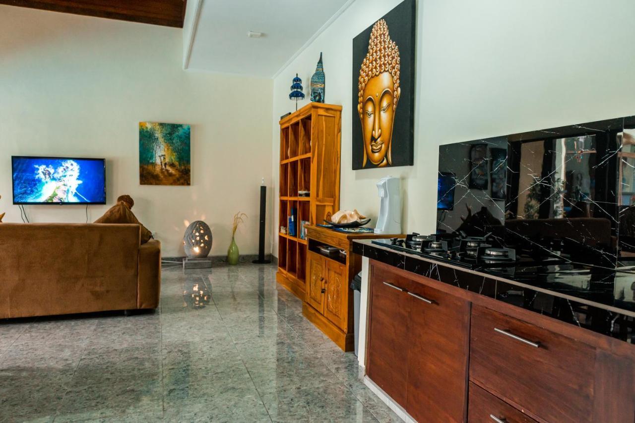 Mias Jungle House Hotel Lovina Exterior foto